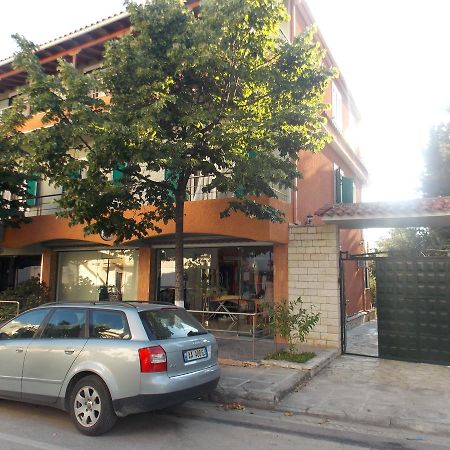 Elvin Apartments Sarandë Esterno foto